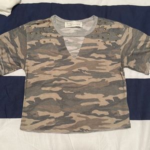 Vintage Havana, Slight cropped camo shirt Size:S